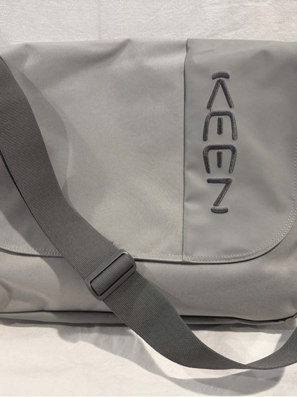 Keen Hybrid Transport Morton Light Gray Messenger Bag NEW with Tags